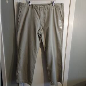 NWT Eddie Bauer Mens Pants 42x32 Khaki Classic Fit Chino Workwear Casual Comfort